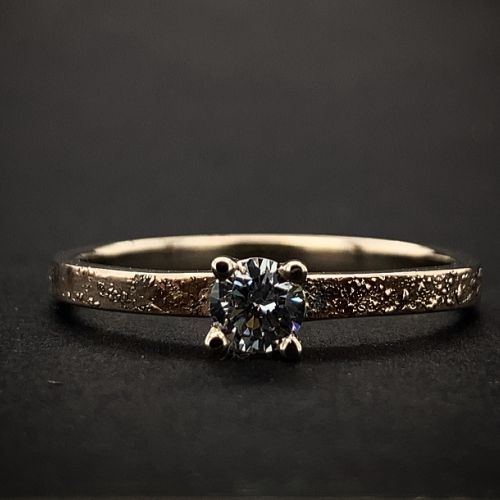 Zásnubní prsten Melt ze zlata