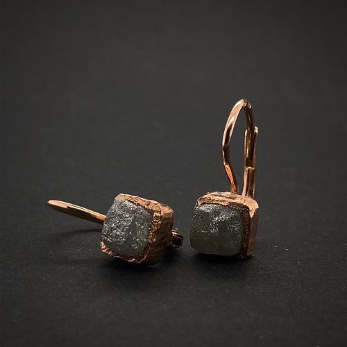 Náušnice se surovými diamanty Cube ze zlata